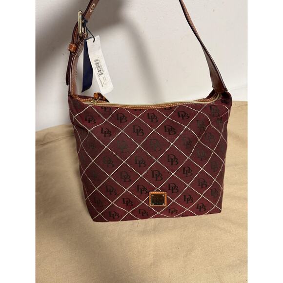 Dooney & Bourke Paige Sac Shoulder Bag Womens Bordeaux Monogram BMAXQ0781 BXTN - Picture 1 of 14